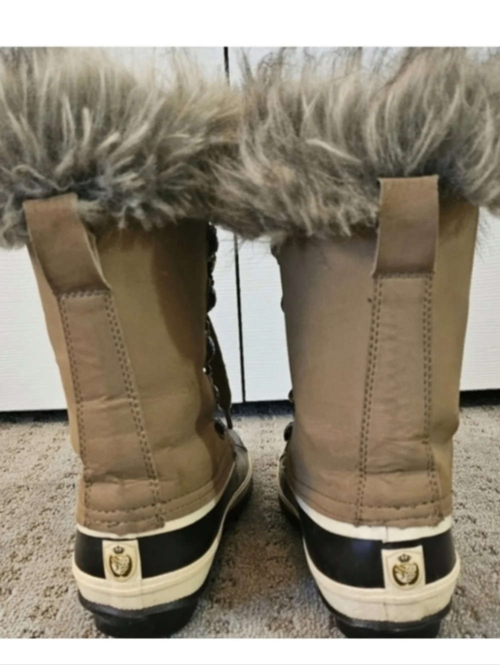Juicy Couture Sarabeth Faux Fur Snow Boots Y2K Snow Bunny Gorpcore Tan 6
